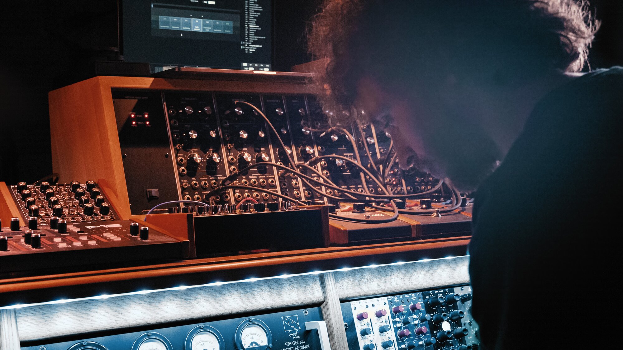Frederik Theyssen with synthesizers