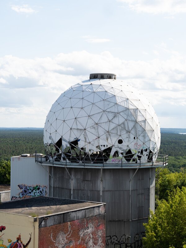 The decrepit dome of an old spy station at Teufelsberg. Photo by Larissa Matheus.