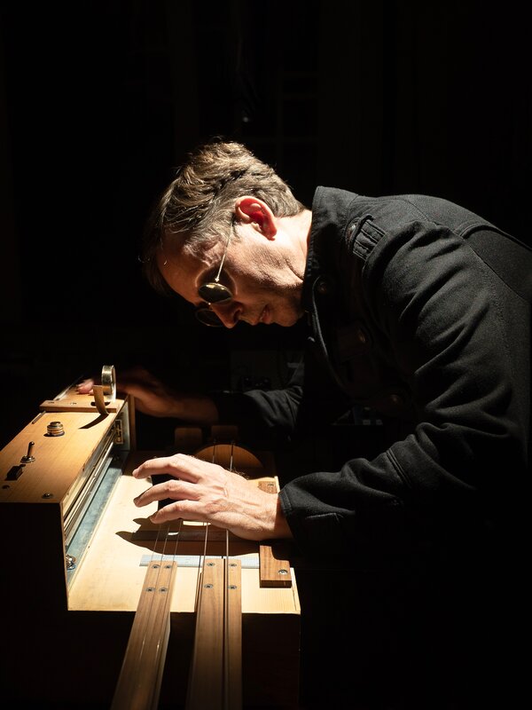 Mark Korven performing on his Apprhension Engine