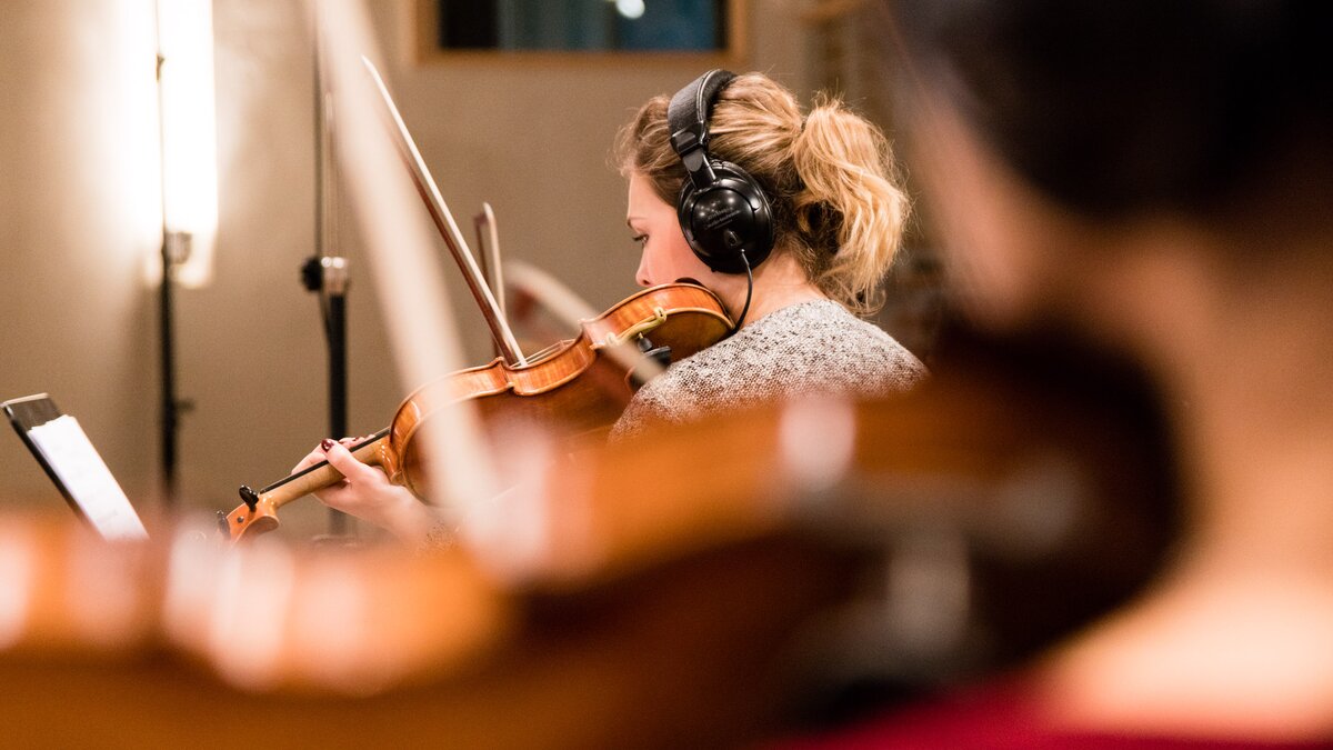 Violinists recording in Teldex studios