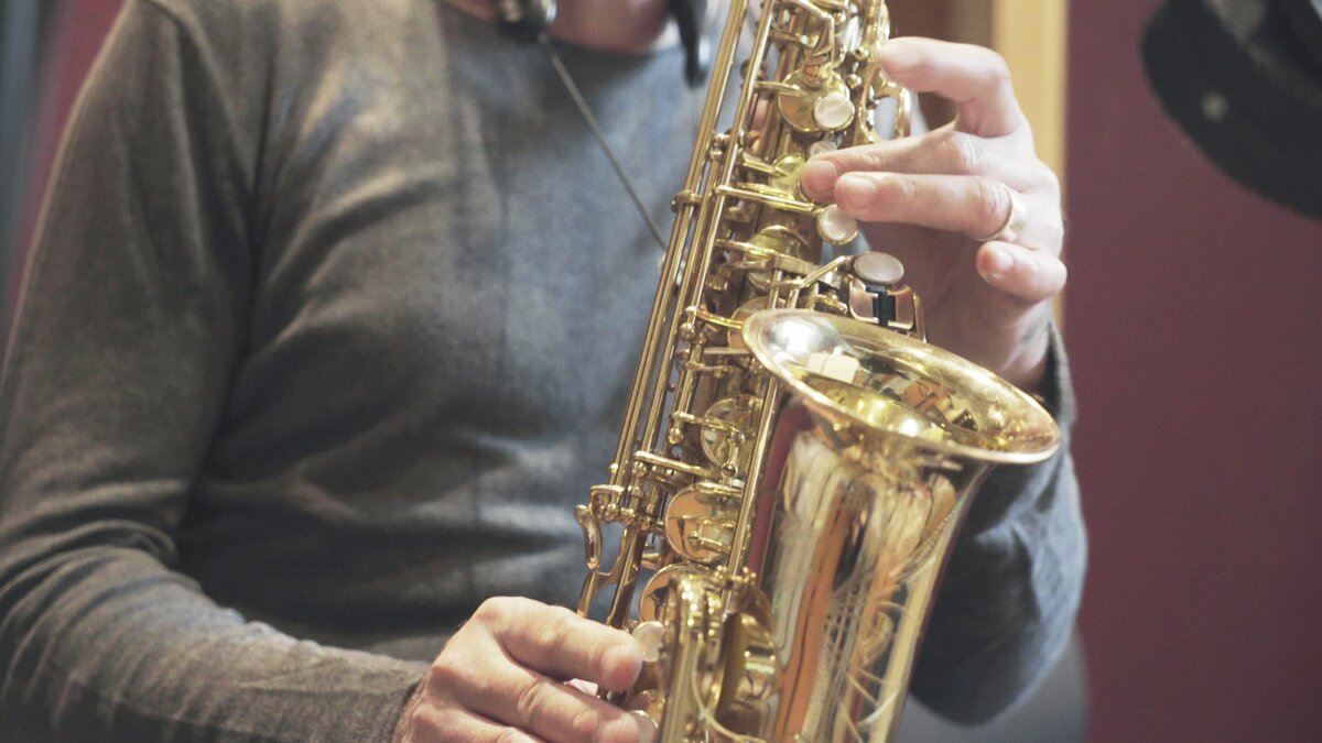 A saxophone being played