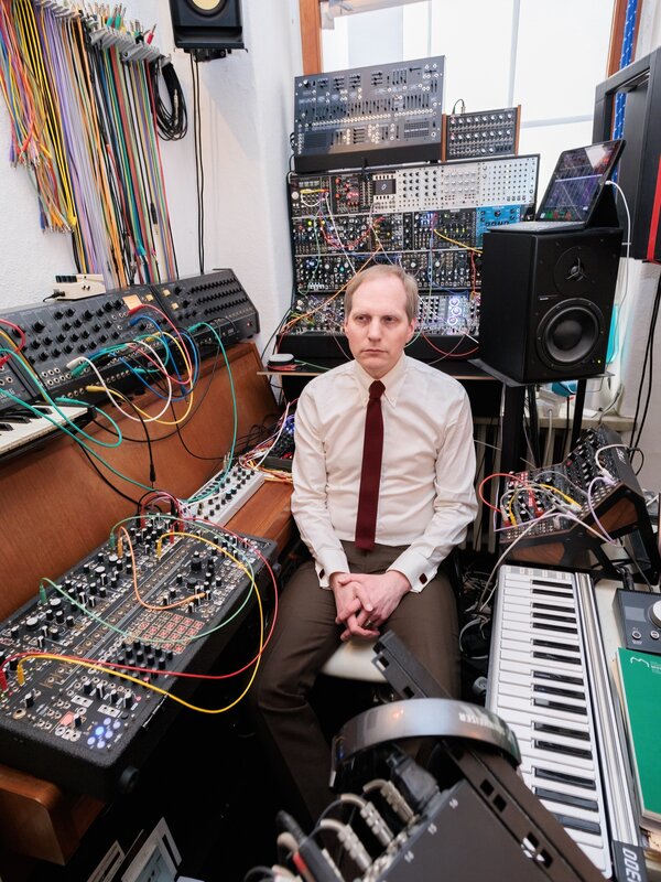 Max Knoth in his studio during the production of Achrome. Photo by Beto Ruiz Alonso.