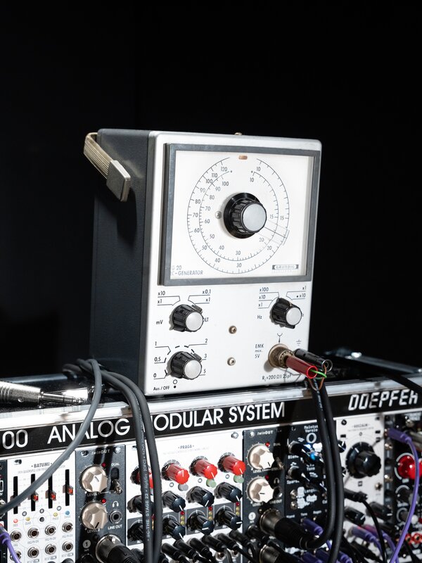 Analog synthesizers. Photo by Larissa Matheus.