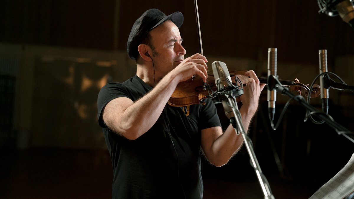 Violinist Alexsey Igudesman recording. Photo by Larissa Matheus.