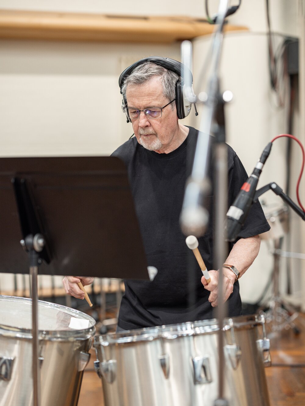 Richard Harvey recording drums for a sample library. Photo by Marco Zappalà.